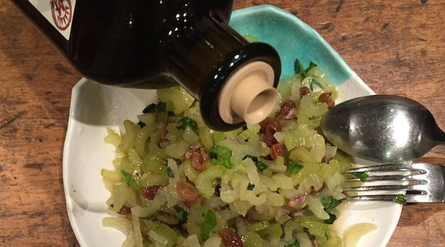 Ensalada de apio con pasas y anchoas